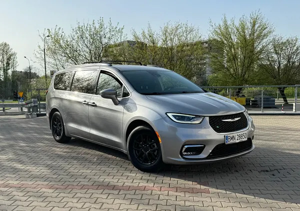 chrysler pacifica świętokrzyskie Chrysler Pacifica cena 142900 przebieg: 91500, rok produkcji 2021 z Białystok